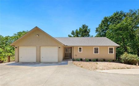 22225 Tomahawk Lane