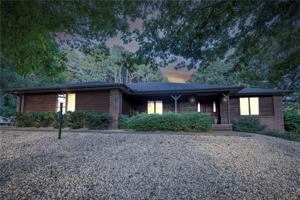 112 Forfar Drive