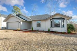35 Lyndhurst Drive
