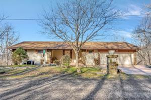 15 Woodcliff Lane
