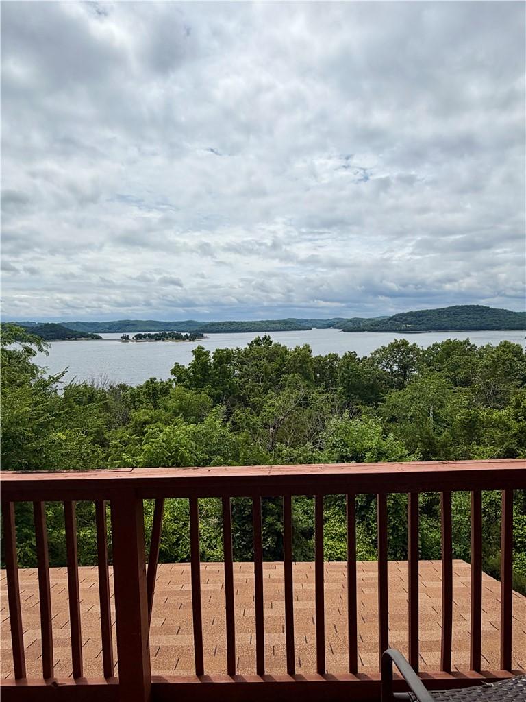Image 2: Stunning deck view of Beaver Lake