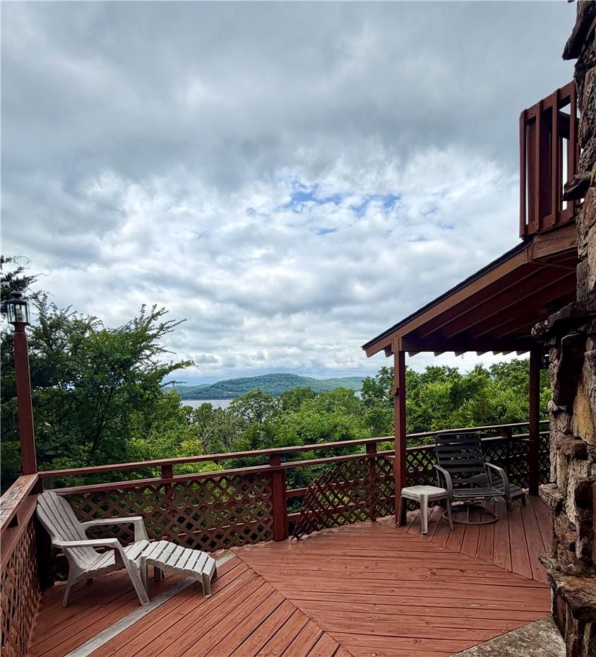 Image 3: Stunning deck view of Beaver Lake