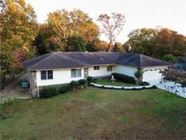 8 Churchill Drive