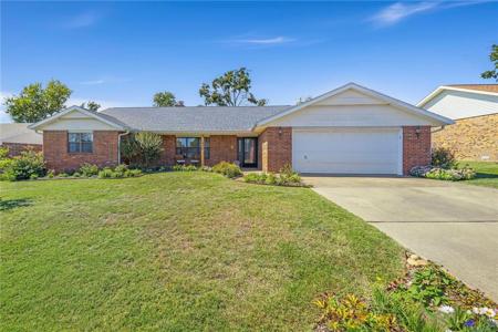 1406 S Countrywood Place