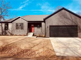 18 Amesbury Drive