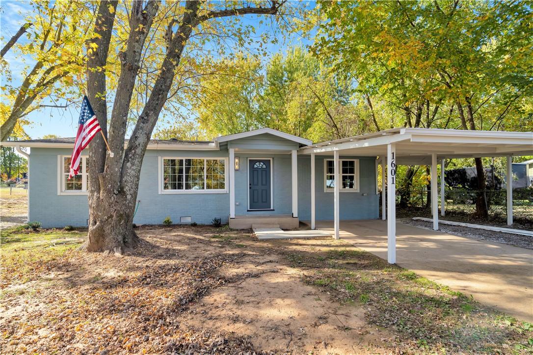 Image 3: Blue gray exterior is very inviting.