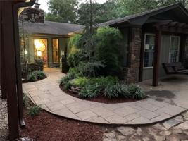 8 Lancaster Drive