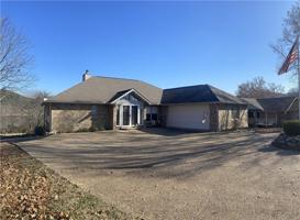 73 Lakeside Drive