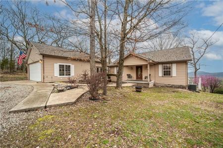 15 Cherokee Place