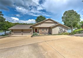 133 Kinross Drive