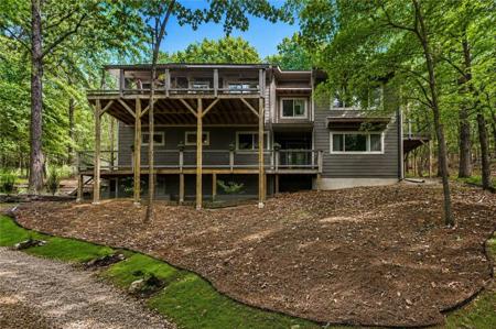 11435 Oak Leaf Circle