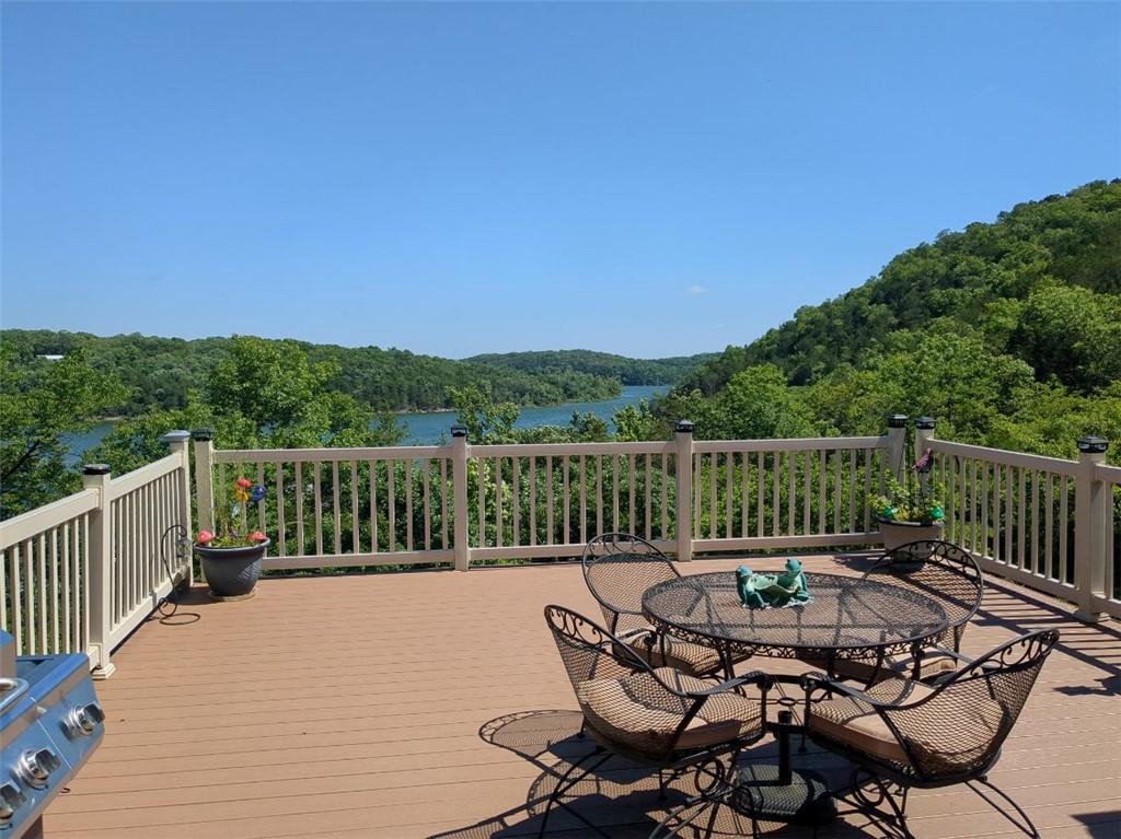 Image 4: Upper deck with Lake view.