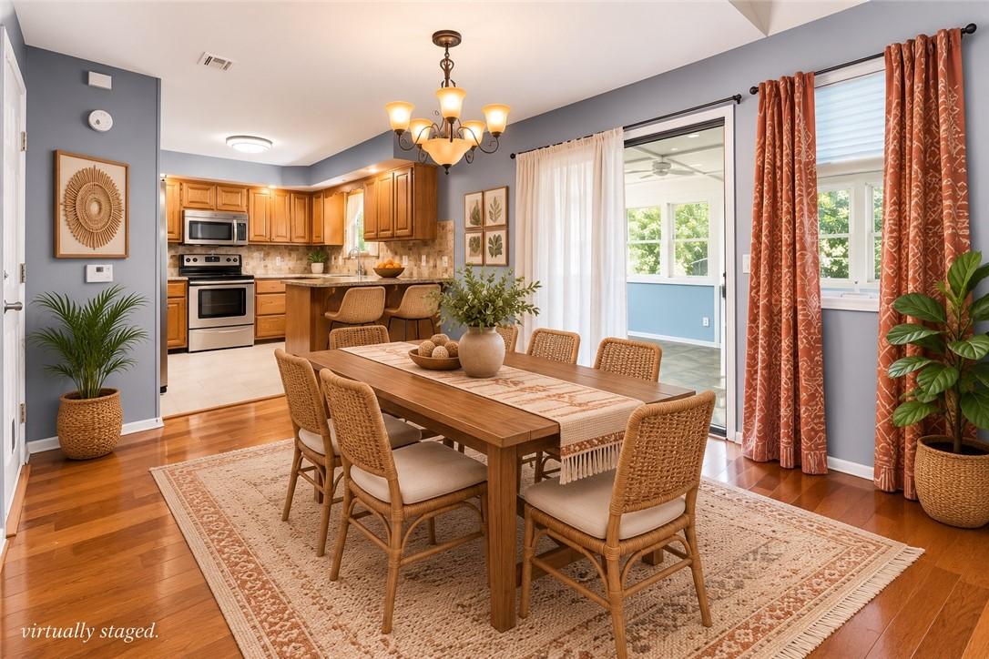 Image 3: Dining area