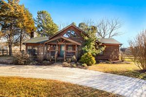 16825 Lake Sequoyah Drive