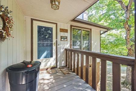 25 Oak Point Drive