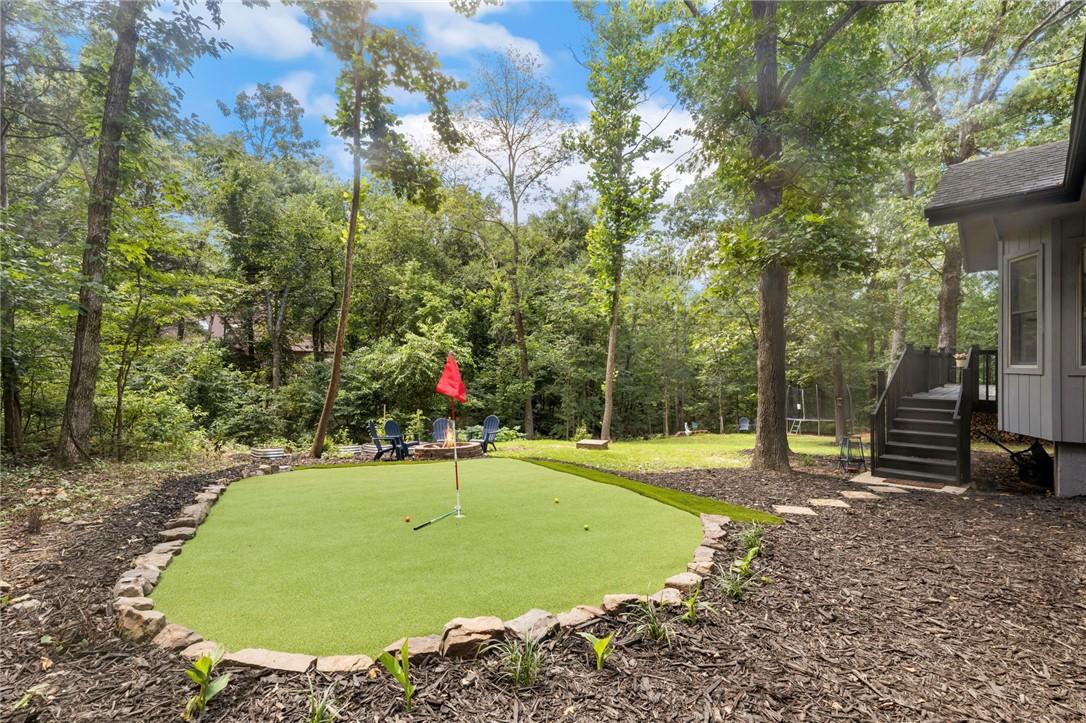 Image 1: Personal Putting Green