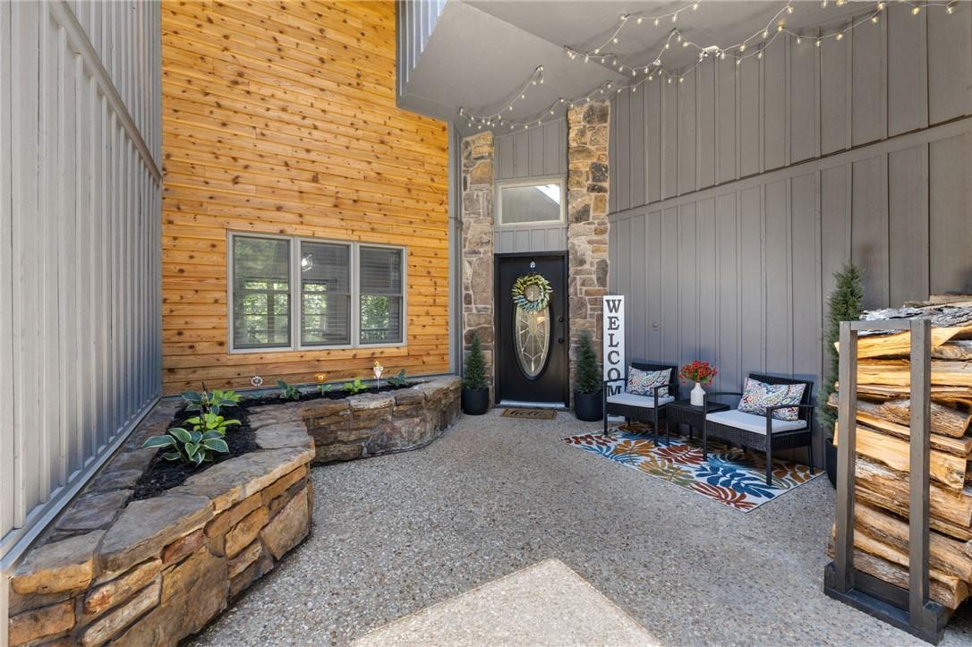 Image 2: Exterior Entry