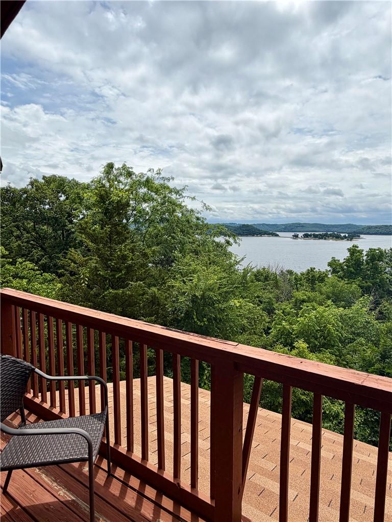Image 4: Stunning deck view of Beaver Lake