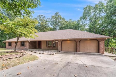 108 E Woodcliff Lane