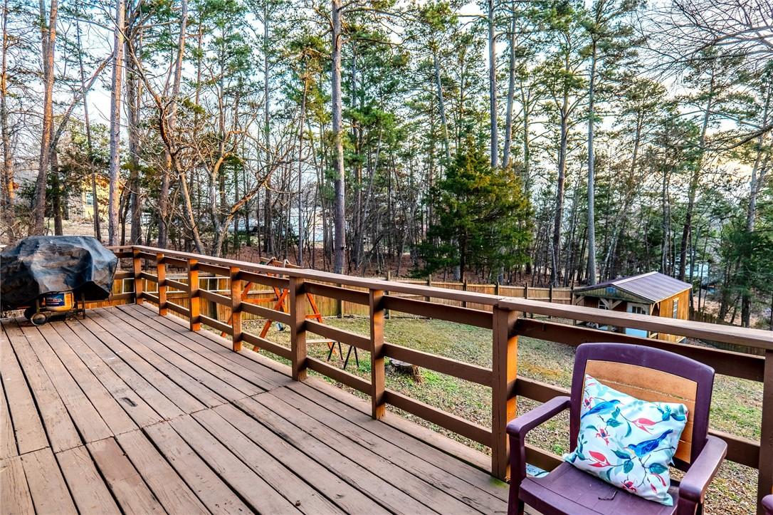 Image 3: Wooden terrace with area for grilling