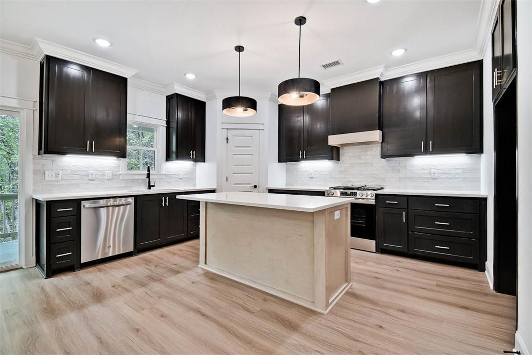 Image 2: Sample photo: Same plan, final finishes may vary
