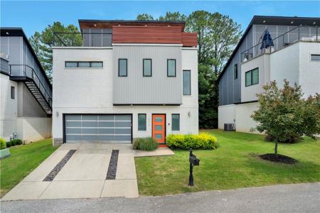 1572 N Desoto Place