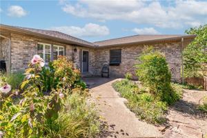 7B Clover Lane