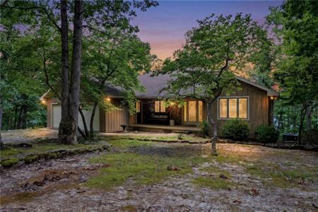 891 Lakeview Drive