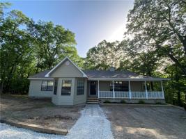 18 Cherokee Place