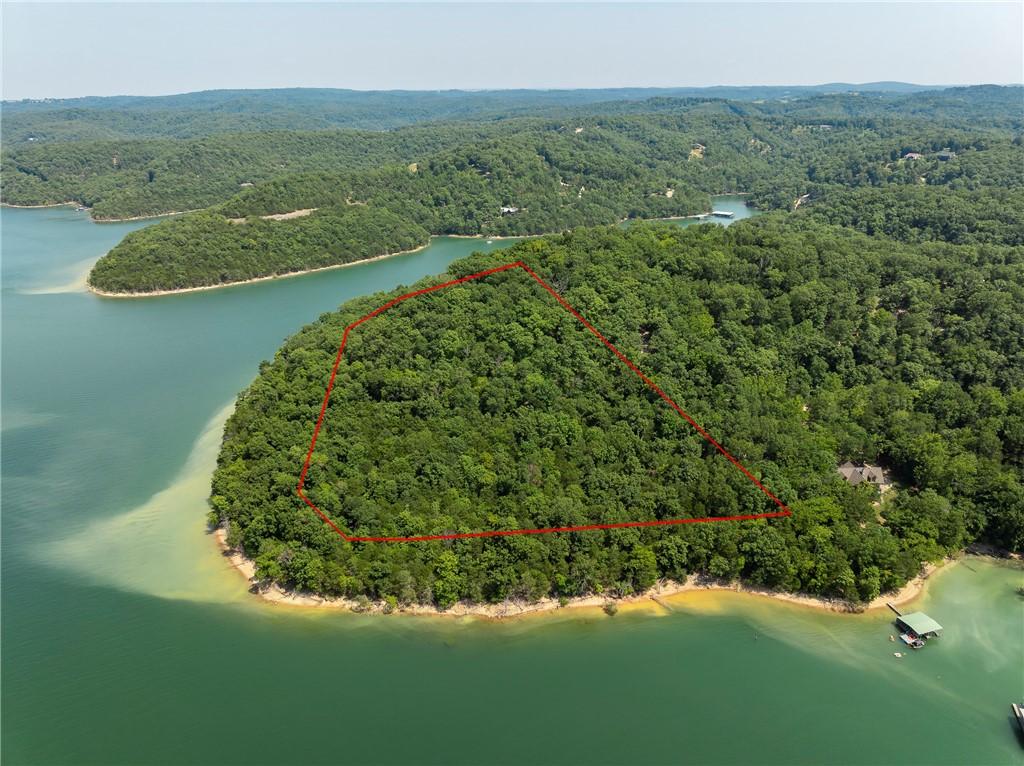 Image 1: 13.88  ACRES m/l OUTLINED IN RED IS APPROXIMATE AD