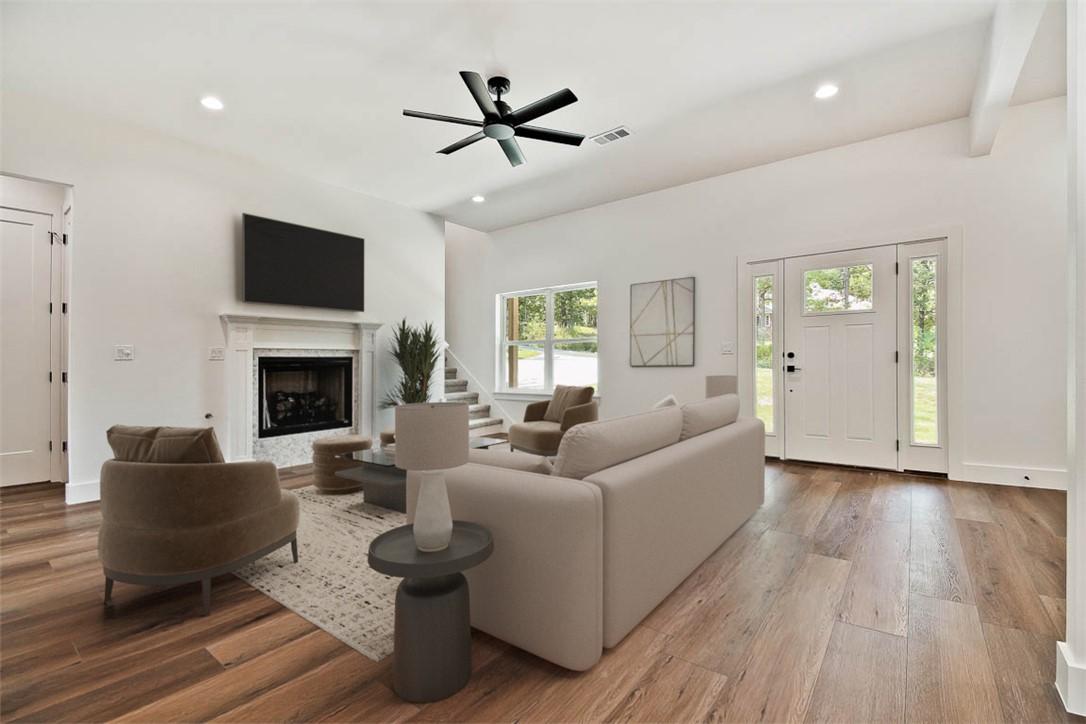 Image 2: Sample Photo: Same floorplan, final finishes may v