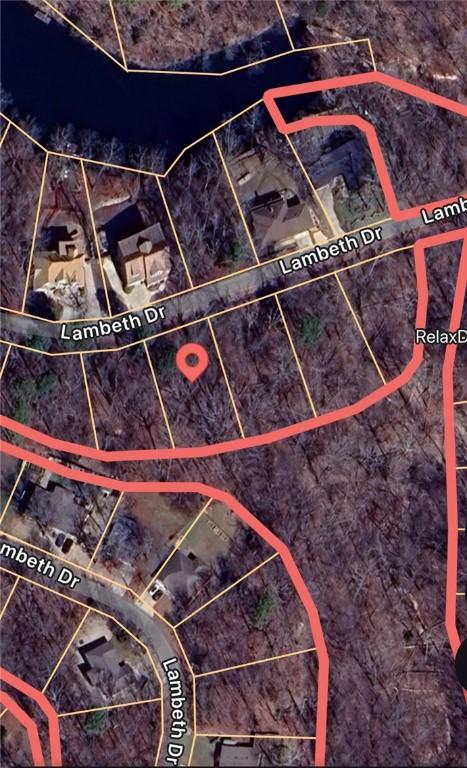 Image 3: Red is outlining common area adjacent to property