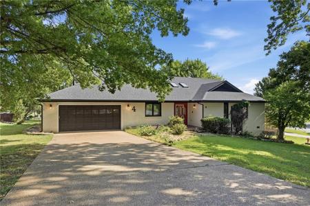 4 Fairway Place