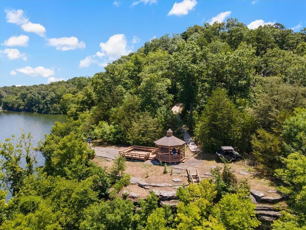 Image 2: Your very own gazebo overlooking Lake Ann