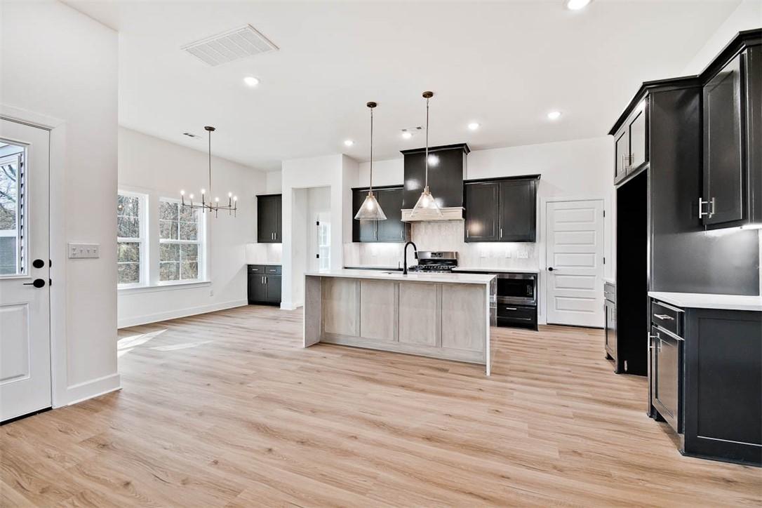 Image 4: Sample Photo: Same plan (final finishes may vary)