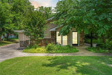 1406 E Prairie Creek Drive