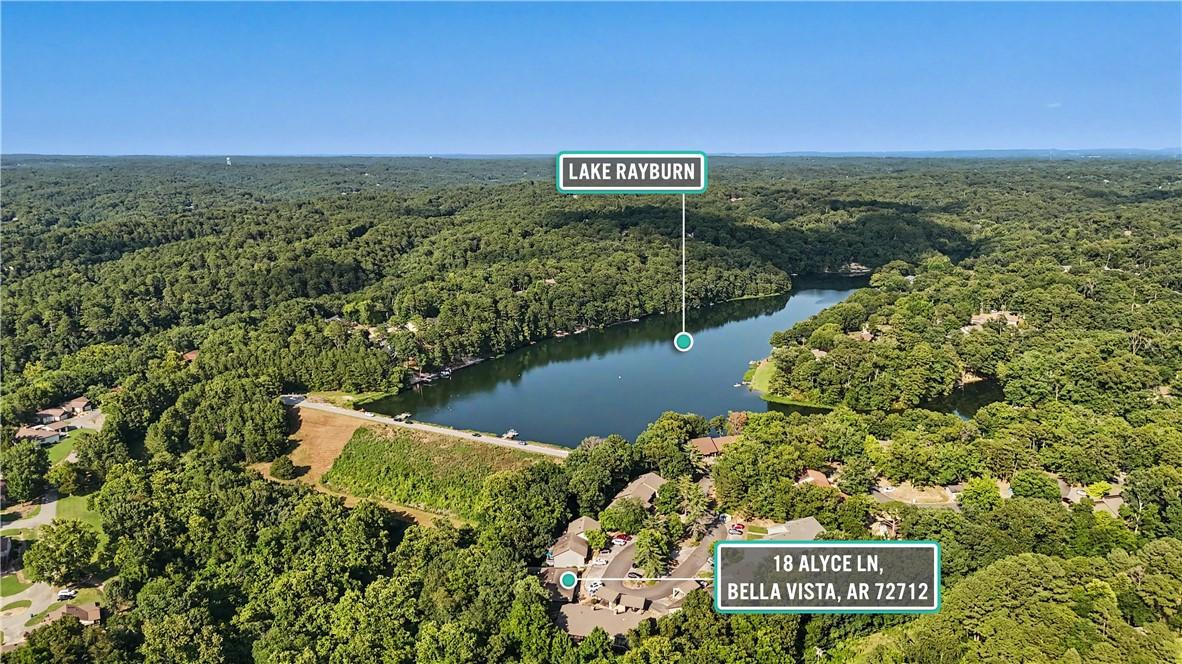 Image 1: Townhouse is located just steps away to Lake Raybu