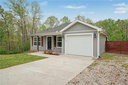 5 Leona Drive