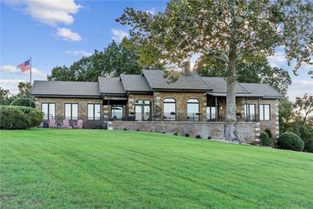 8289 Eagle Crest Drive