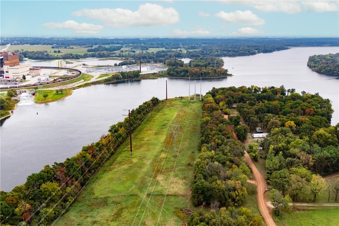 Image 3: Bird's eye view of a large body of water