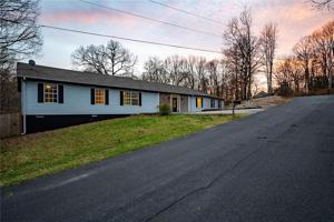 8 Smalley Lane