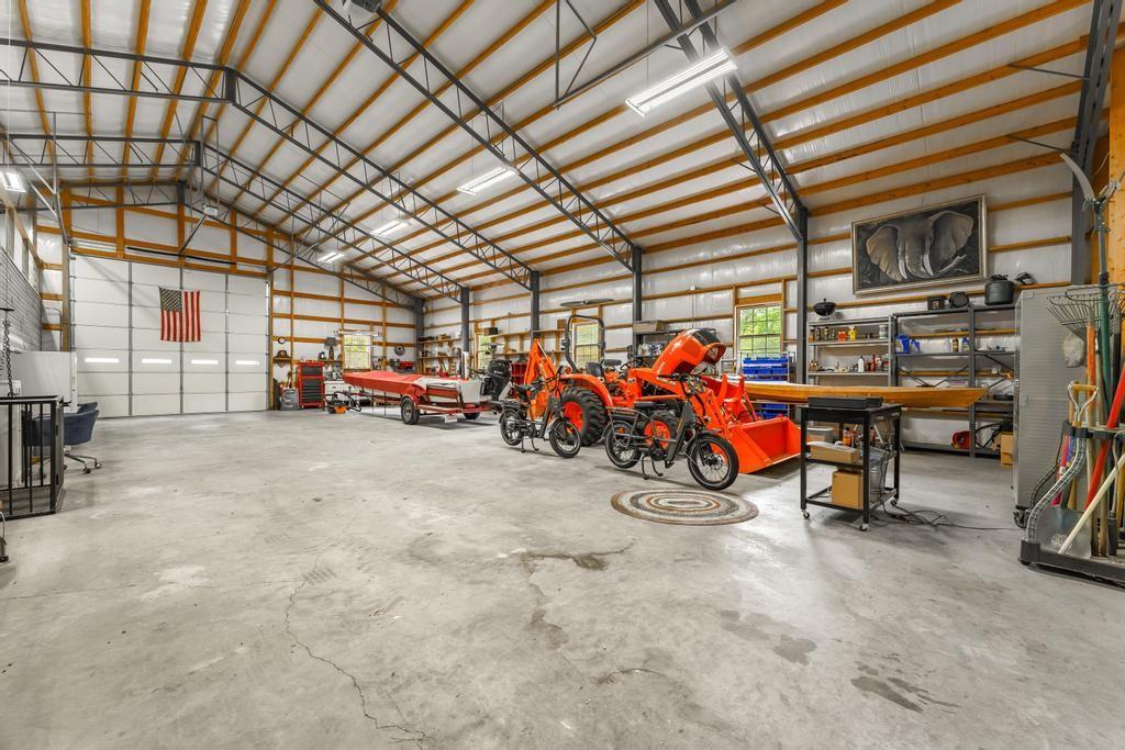 Image 4: Tons of space for all the toys!
