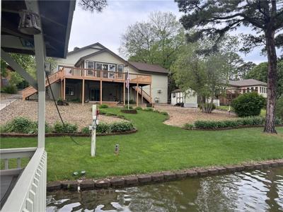 8 Deerhurst Lane