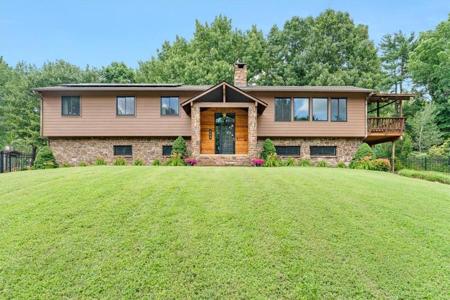 204 Shoreline Drive