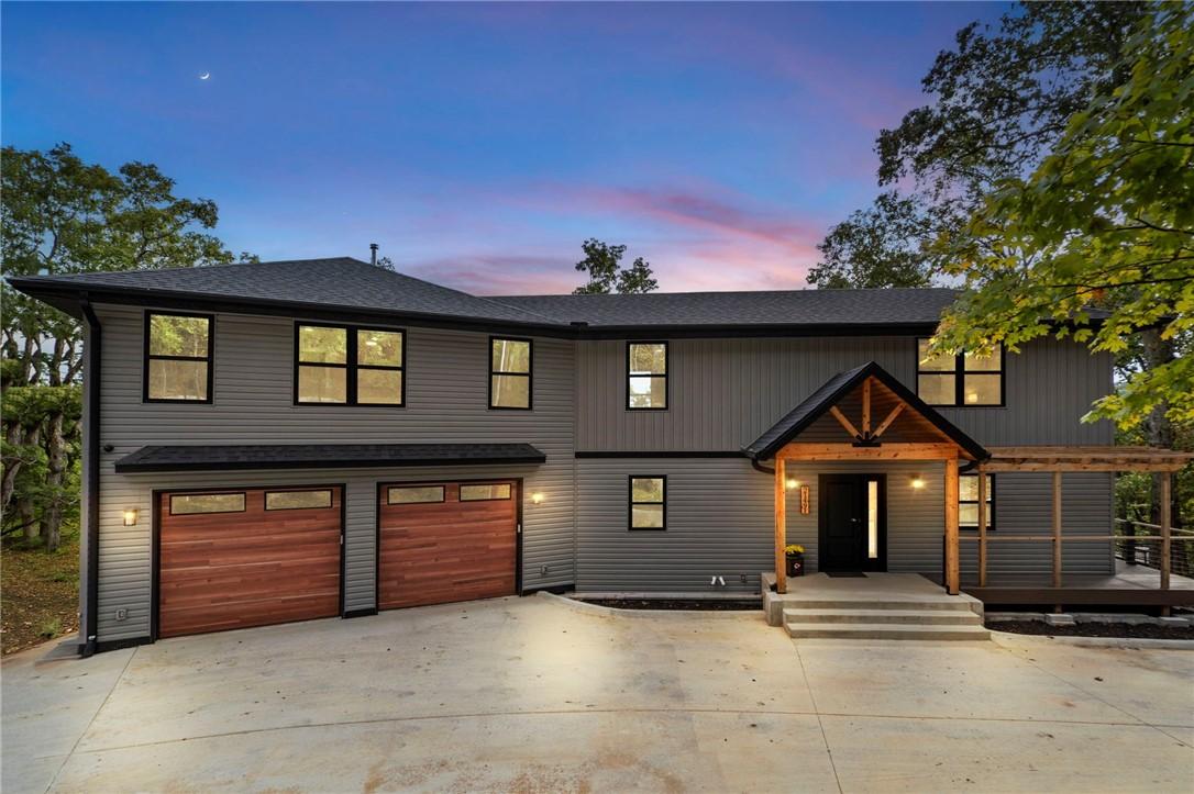 Image 2: Peaceful, quiet lakefront setting.