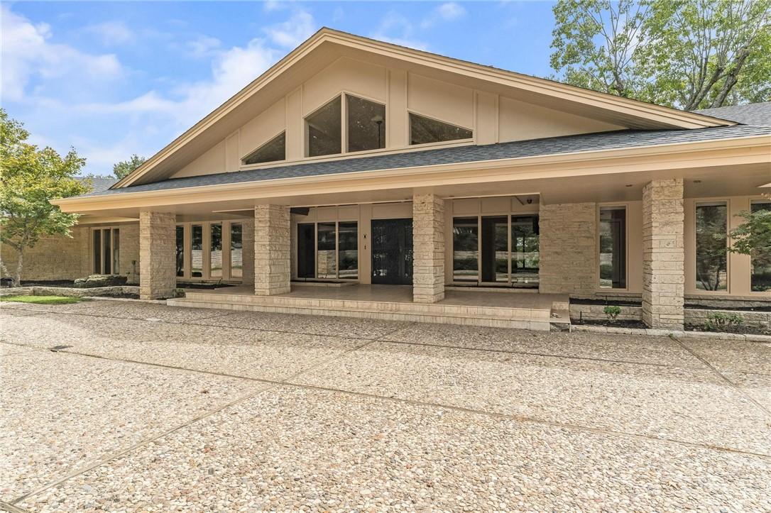 Image 2: Front elevation of 405 Lake Road