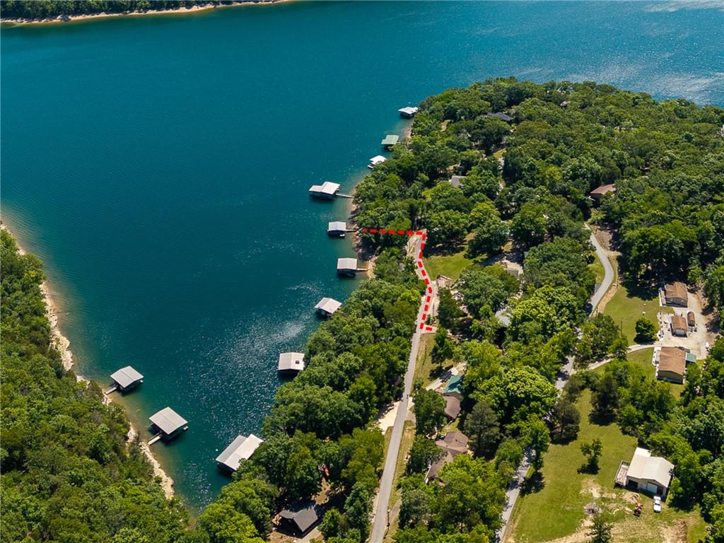 Image 2: Short walk to private boat dock