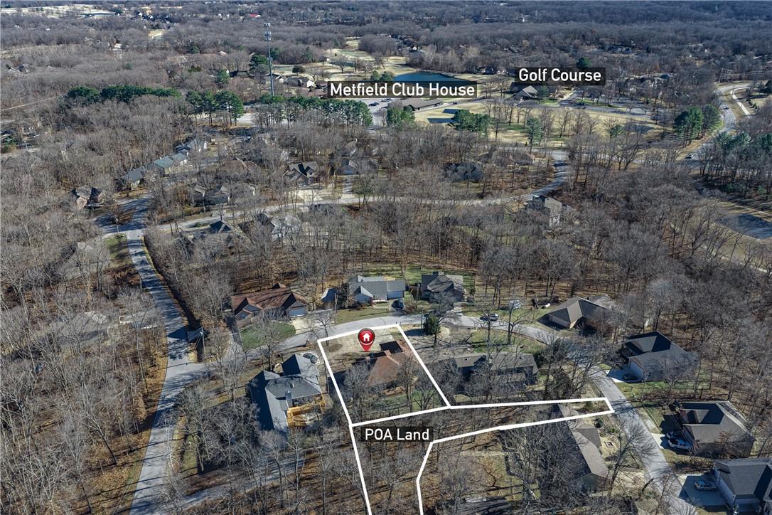 Image 2: Home is walking/biking distance to the Metfield Cl