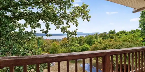 65 Lake Ridge Place