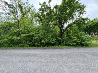 4 Bankfoot Drive